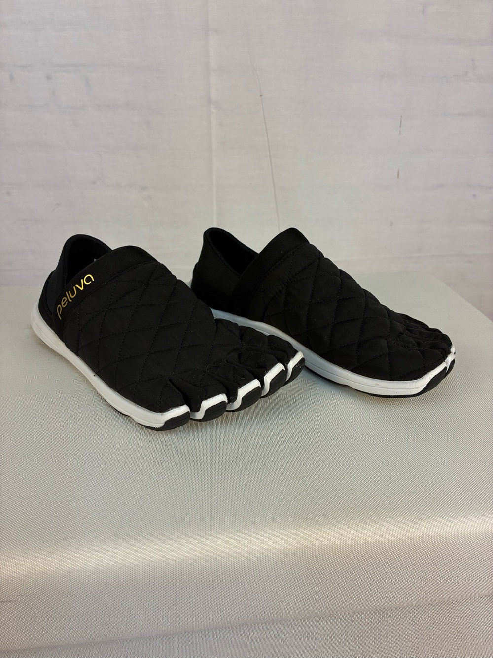 Peluva Zen Quilted Barefoot Sneakers in Black 41
